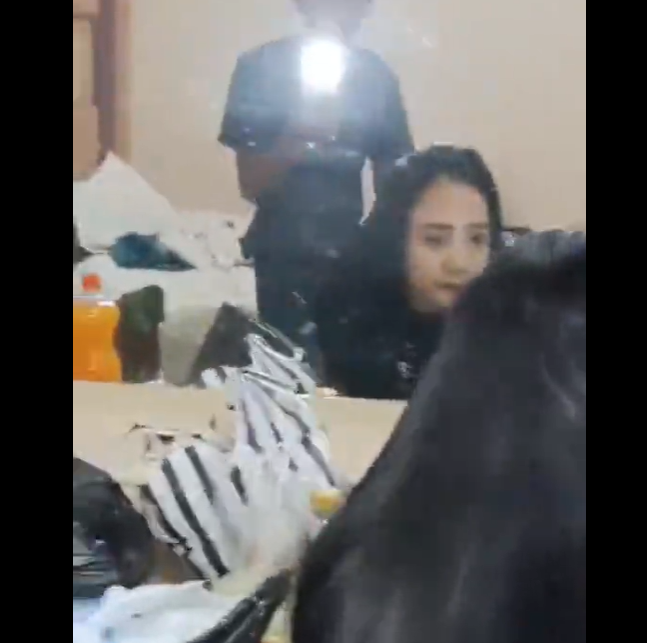 Big Ass Girlfriend Hard Fucking Without Removing Jeans